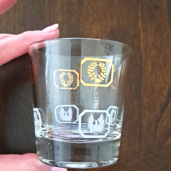 10 MCM vintage Alterating Gold and White Eagle and Laurel Wreath 4 oz glasses - Picture 2 of 2